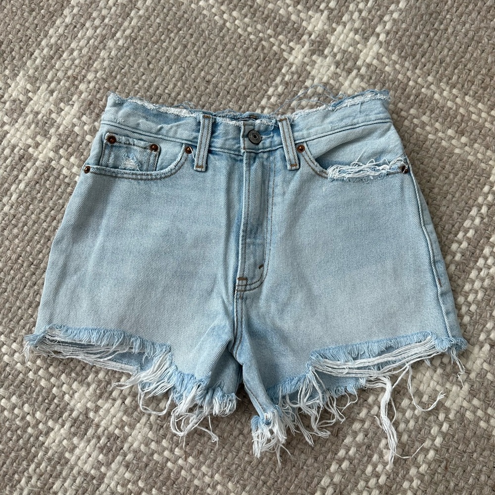 Abercrombie & Fitch Annie high rise denim short | 24 / 00